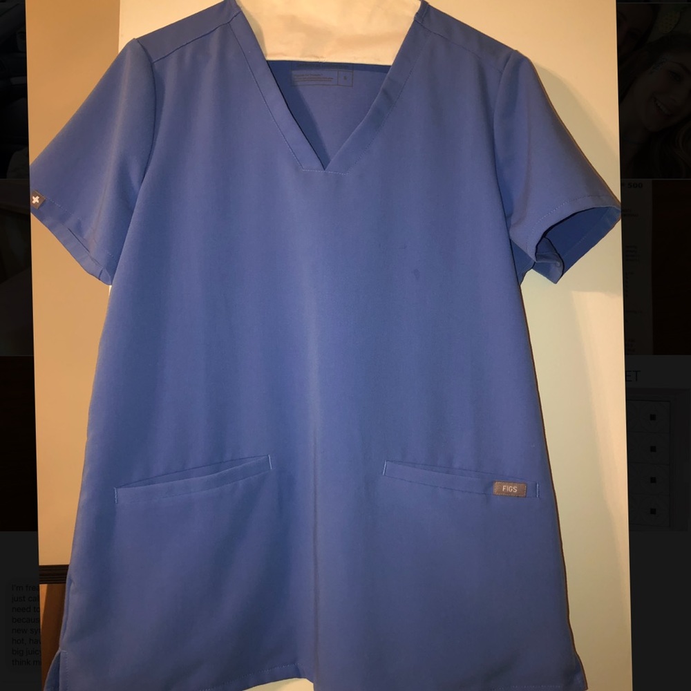 FIGS Casma 3 pocket scrub top